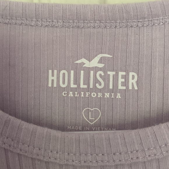 Light purple top with cutout detailing - Picture 3 of 3